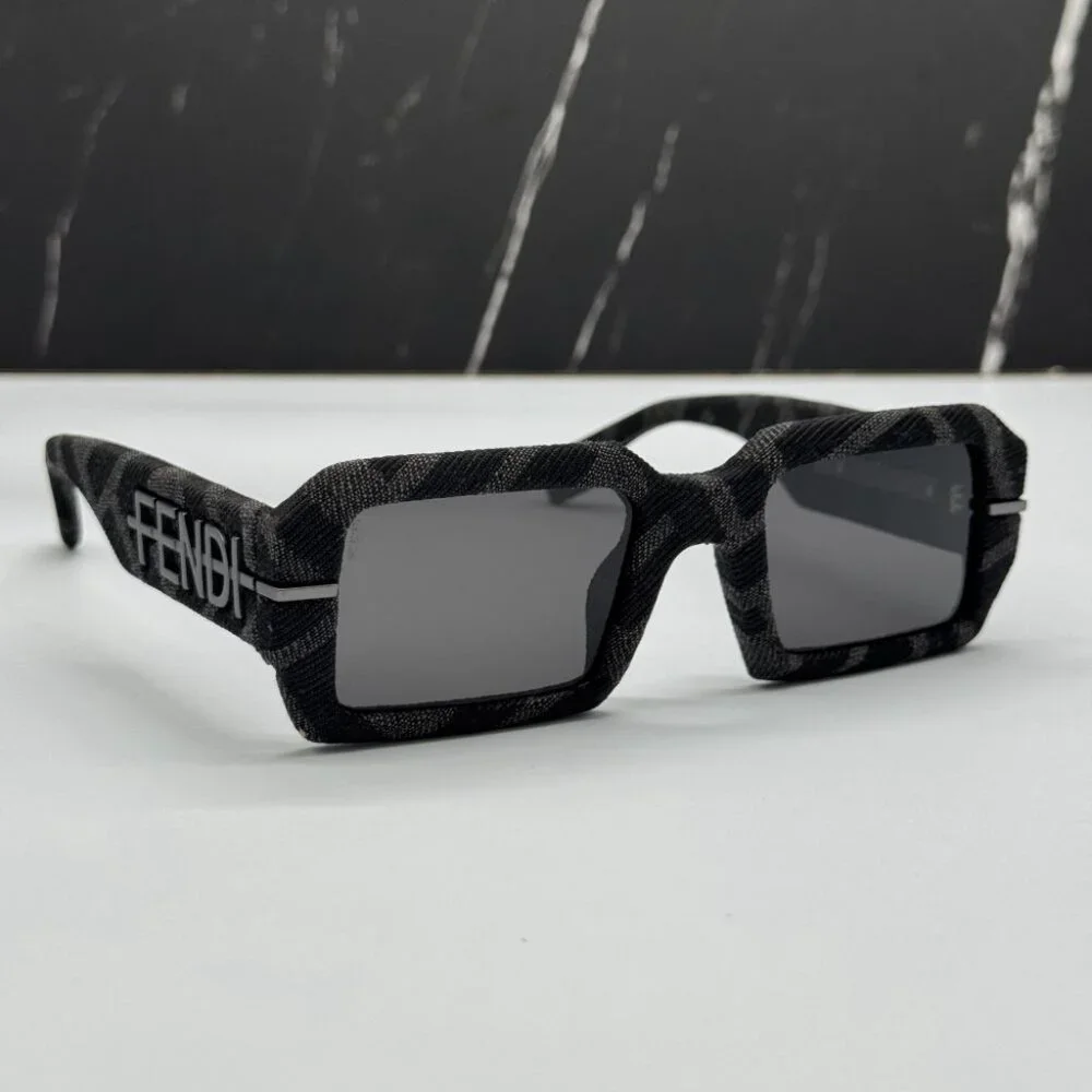 NEW FE40074U 05A FENDI SUNGLASSES BLACK GREY UNISEX EYEWEAR FENDI